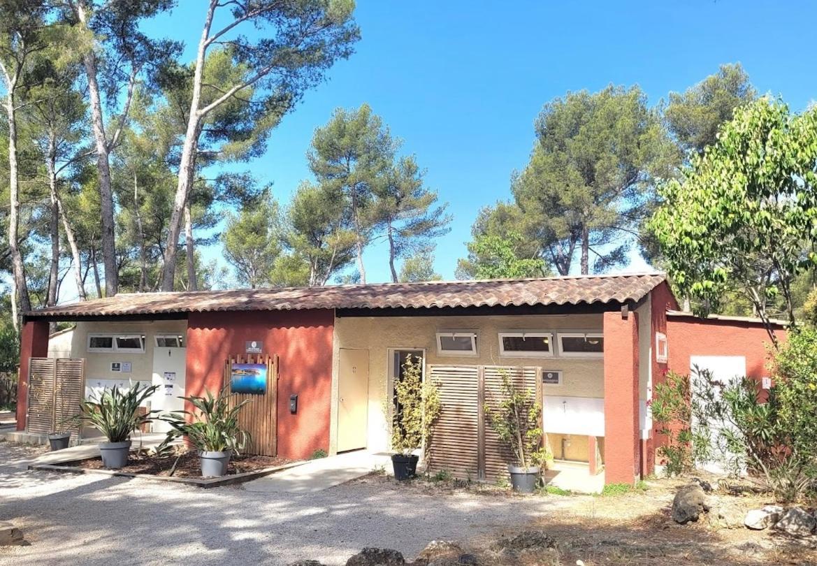 Camping du Garlaban Aubagne Bagian luar foto